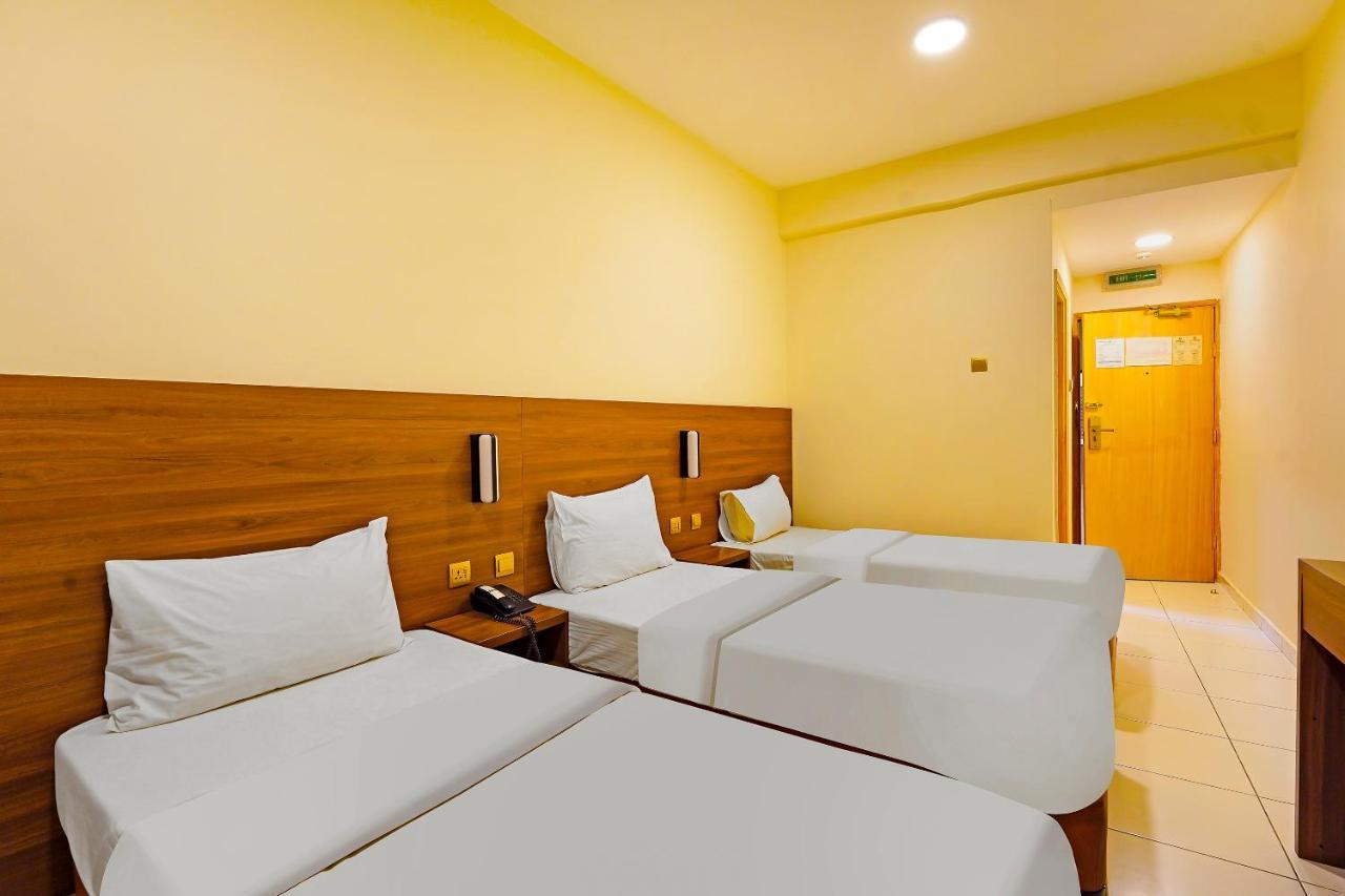 Oyo 925 Emirates Hotel Dubai Eksteriør bilde