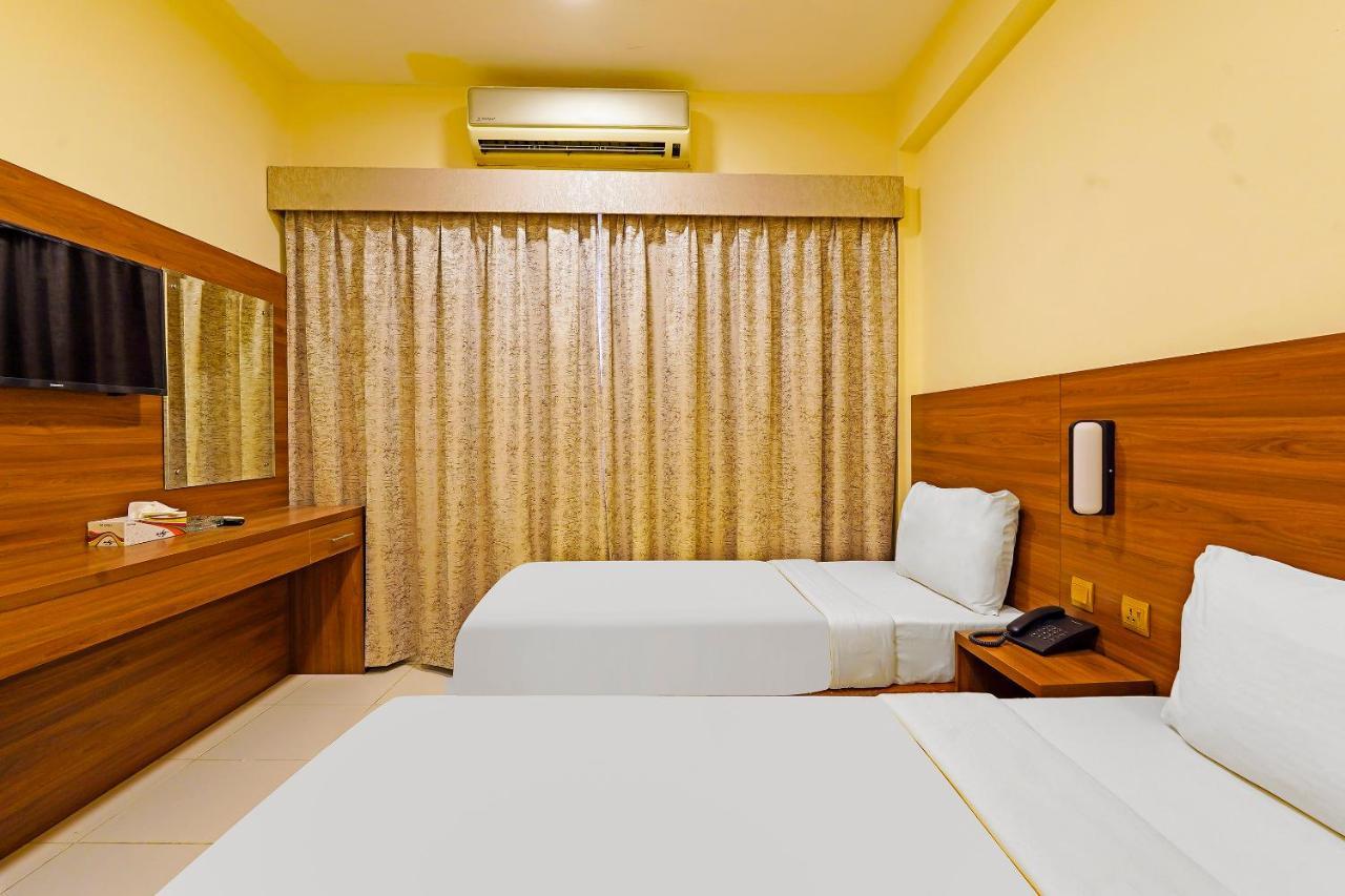 Oyo 925 Emirates Hotel Dubai Eksteriør bilde