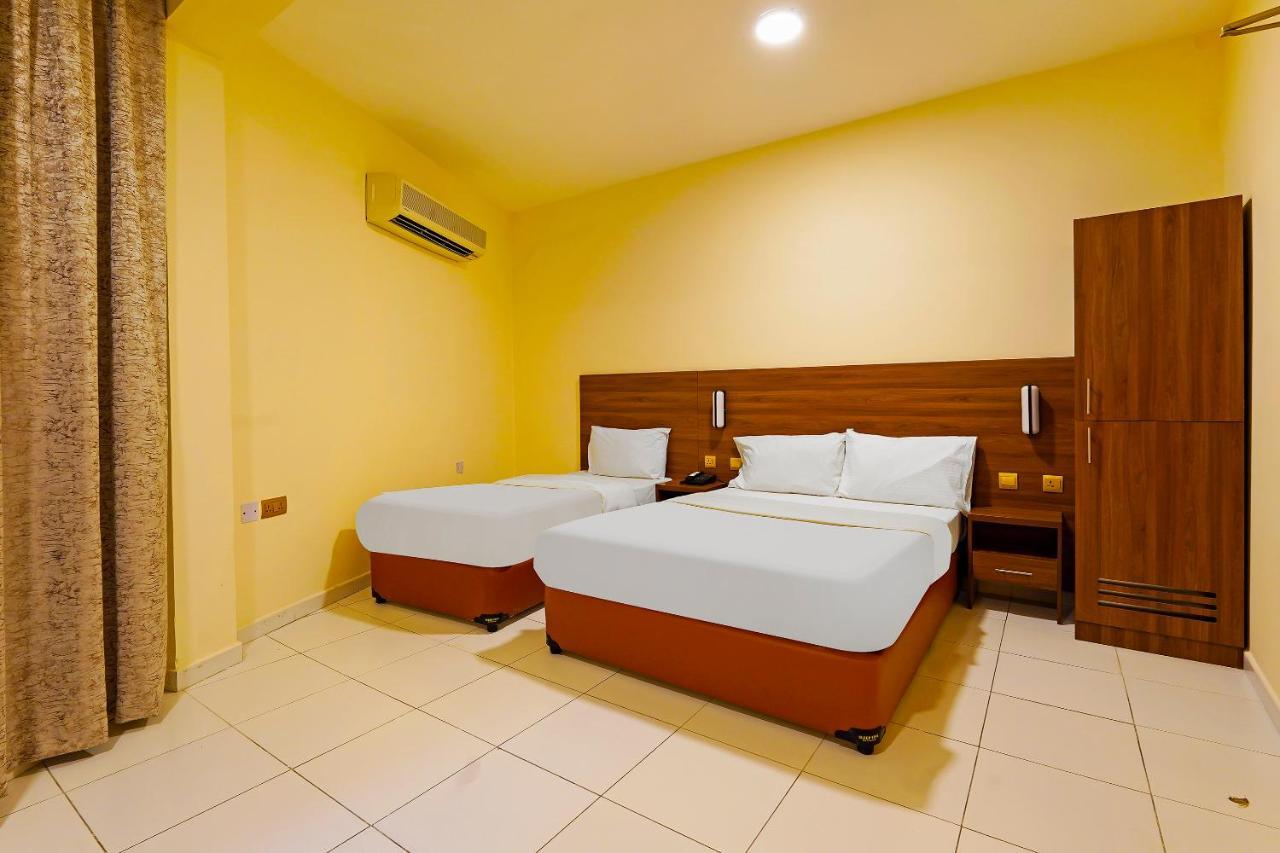 Oyo 925 Emirates Hotel Dubai Eksteriør bilde