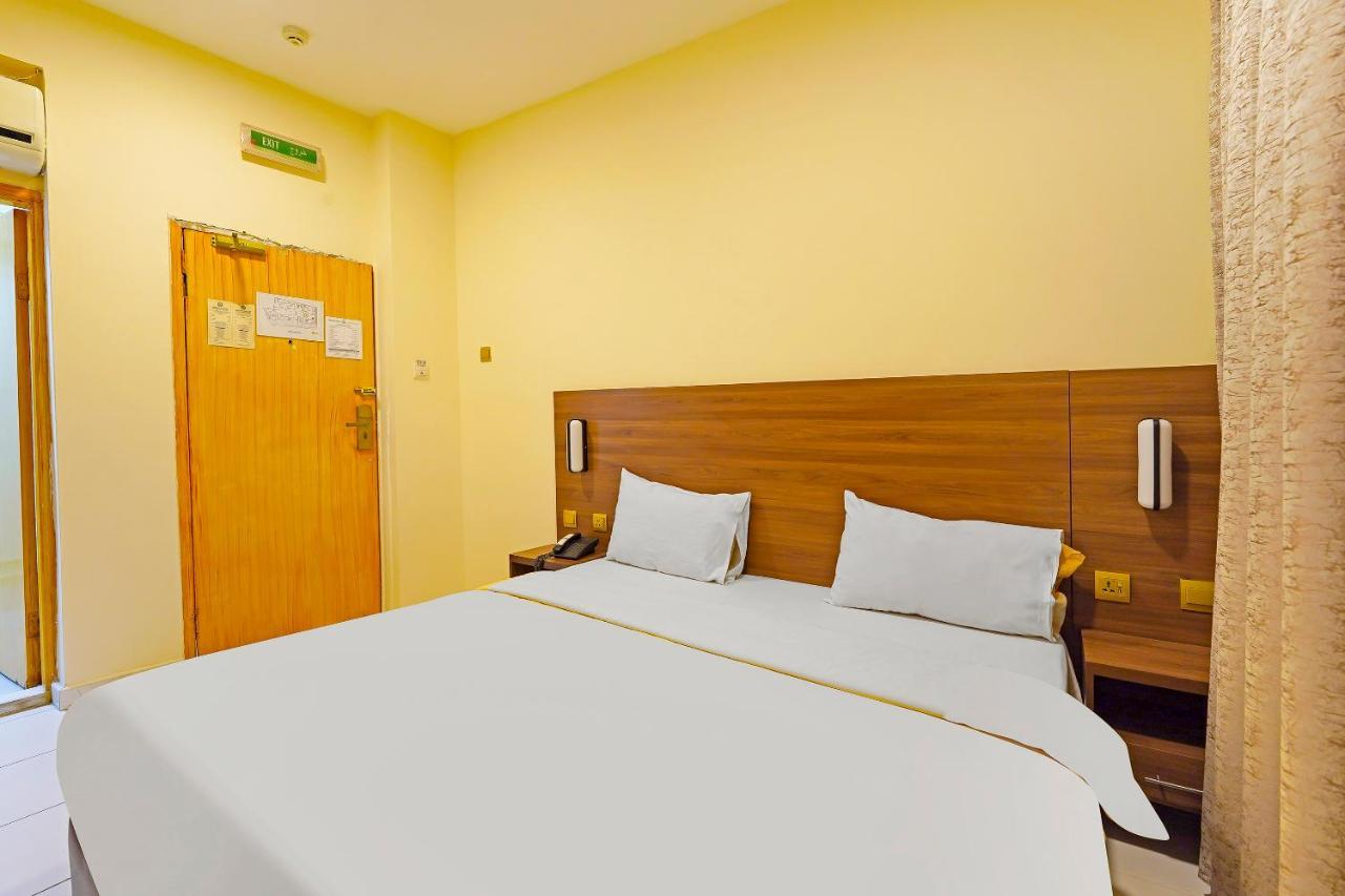 Oyo 925 Emirates Hotel Dubai Eksteriør bilde